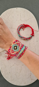 Load image into Gallery viewer, Varias Vueltas Bracelet
